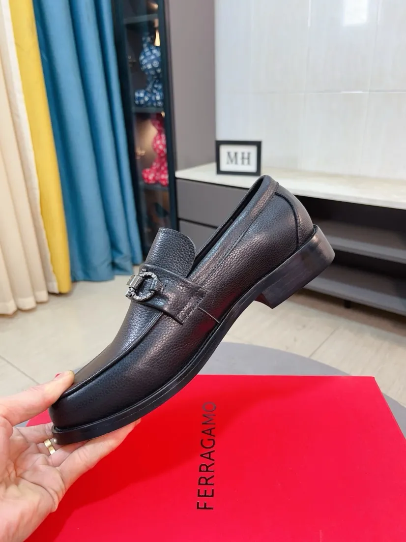 Men's shoes 💰560🌸🌸Water dyed cowhide 🆘[Salvatore Ferragamo] Ferragamo's latest casual business leather shoes for men! Available at counters simultaneously! The fabric is made of specially imported original suede calfskin, and the interior is made of imported water-dyed cowhide. It is absolutely luxurious and leads the fashion trend. Matching code: 38-44 45 customized